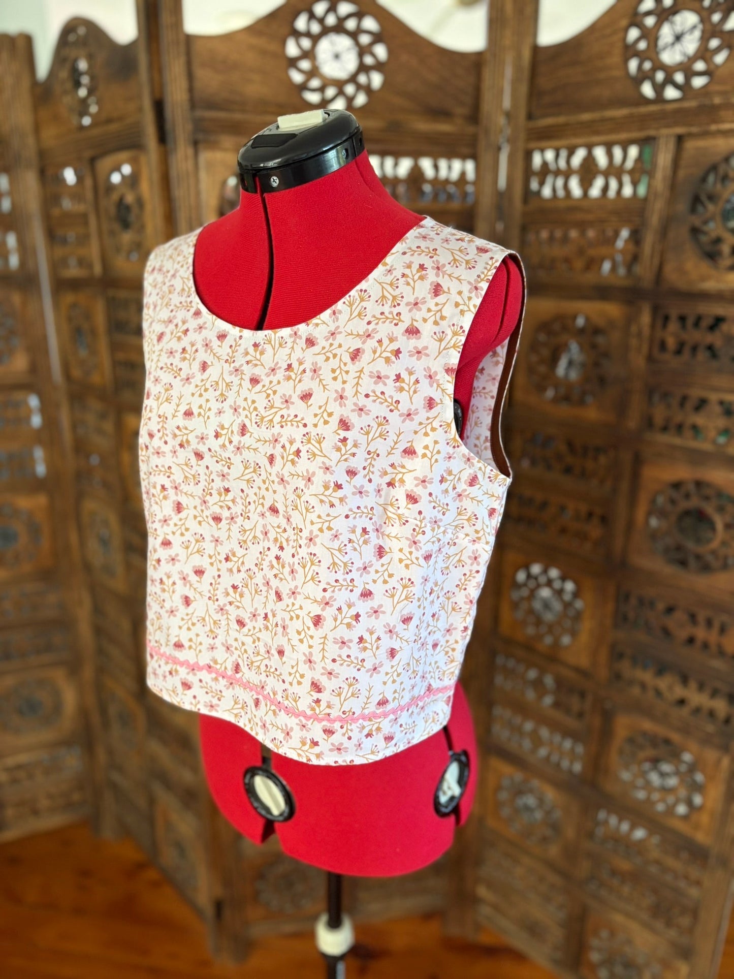 One of a Kind Ric Rac Tank Top - Cream Floral - Size 10